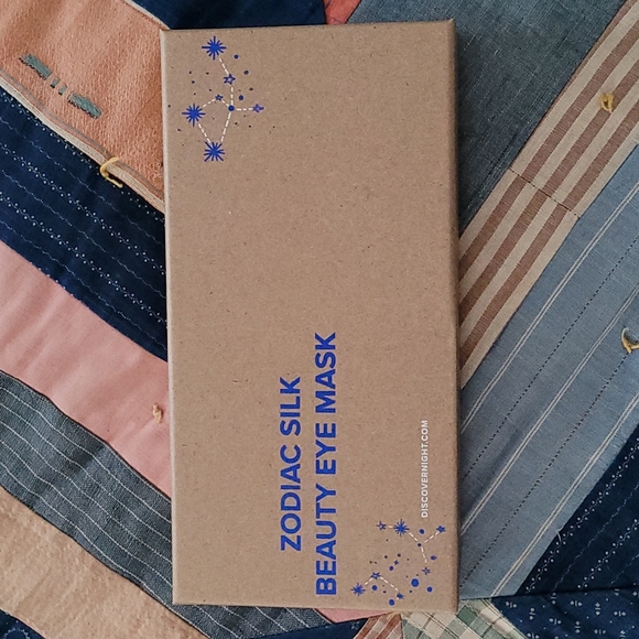 Night Zodiac Silk Beauty Eye Mask - Picture 2 of 4